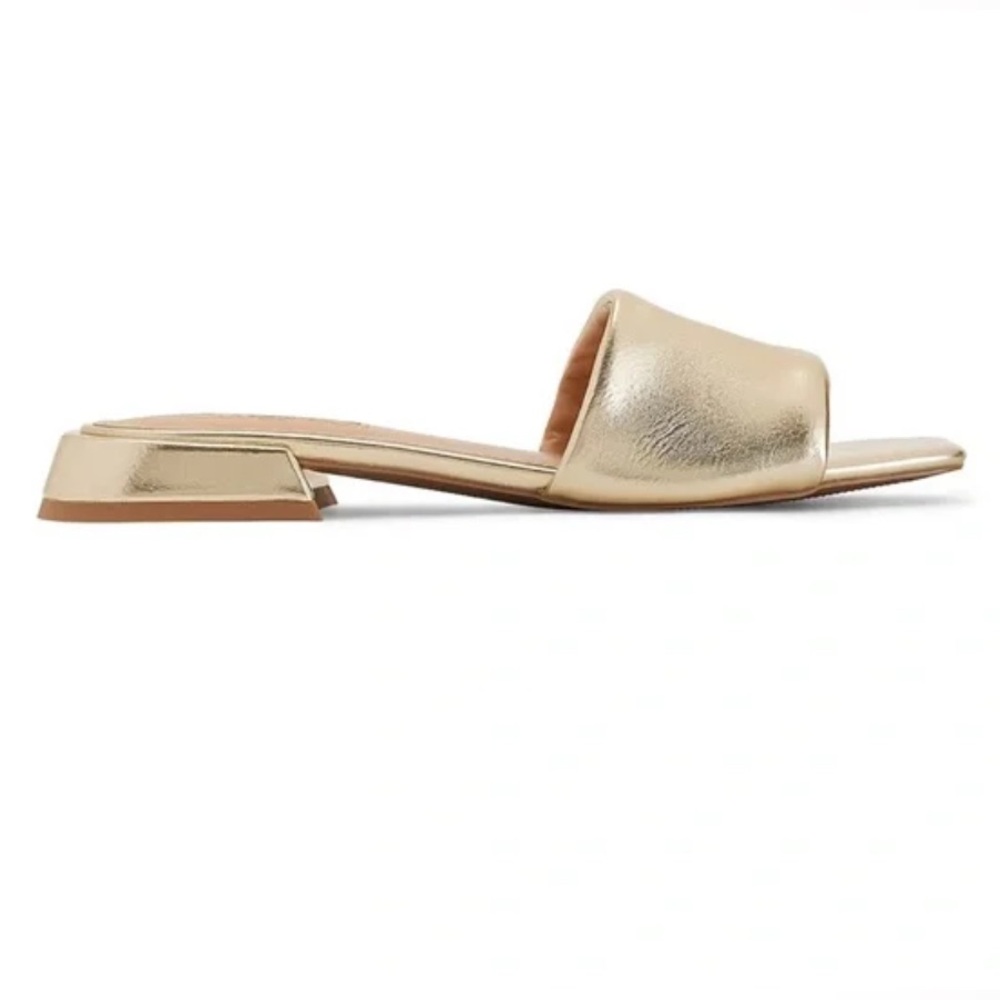 EXPRESS Metallic Gold Thick Strap Flat Sandals 8 - Picture 4 of 11